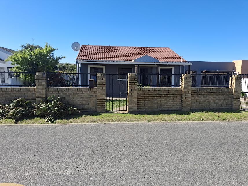 3 Bedroom Property for Sale in Electric City Western Cape